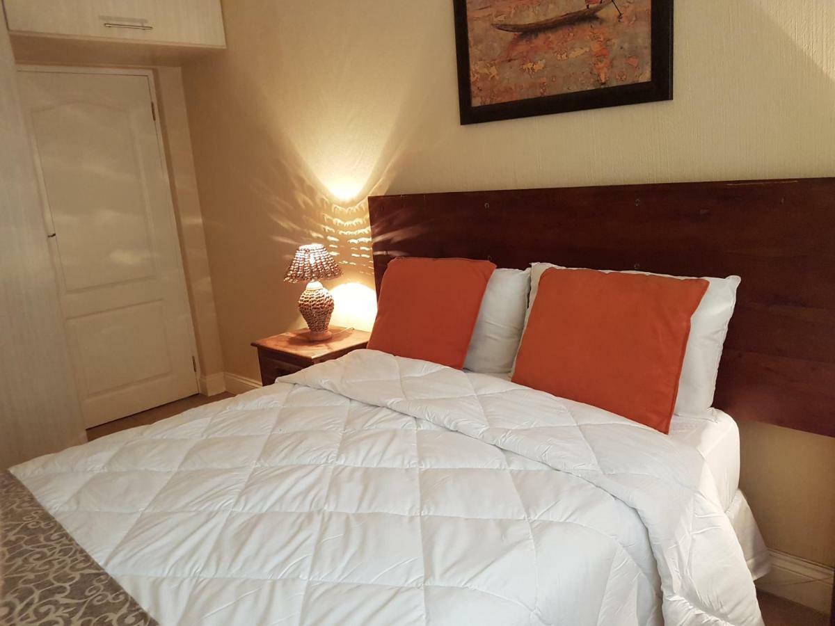 Ocean View Villas Unit G02 Port Edward Kültér fotó
